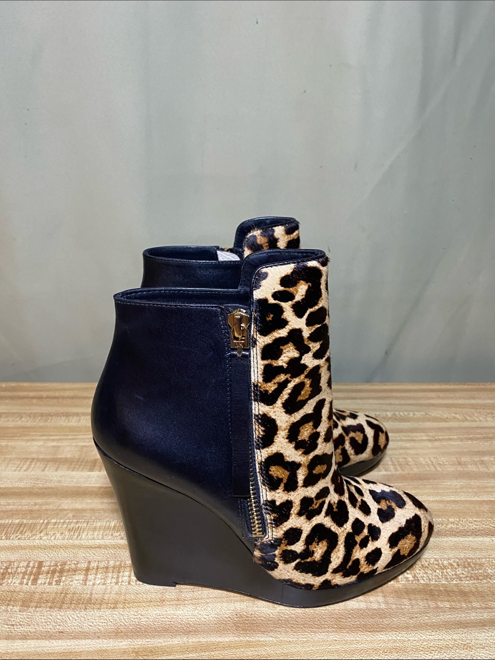 Michael Michael Kors Clara Wedge Bootie Leather Haircalf 6.5M